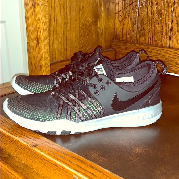 Nike run shoes - Picture 1 of 4
